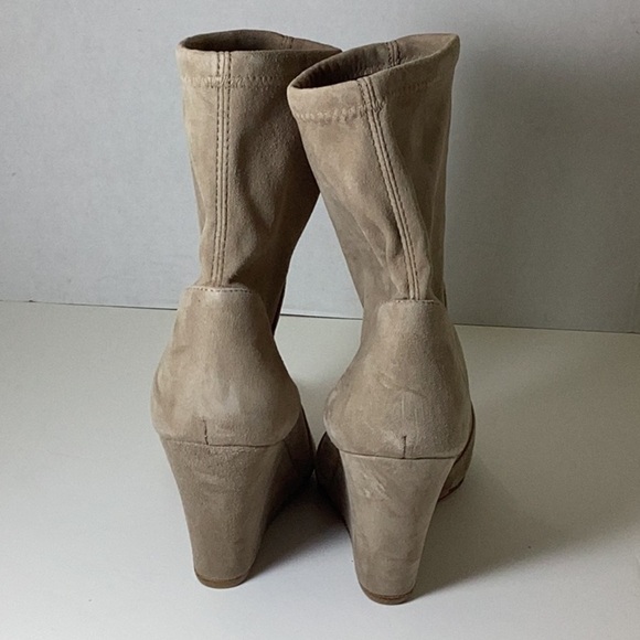 Stuart Wedge 85 Pointed Toe Sock Bootie (Women)
Stuart Weitzman - Picture 7 of 9